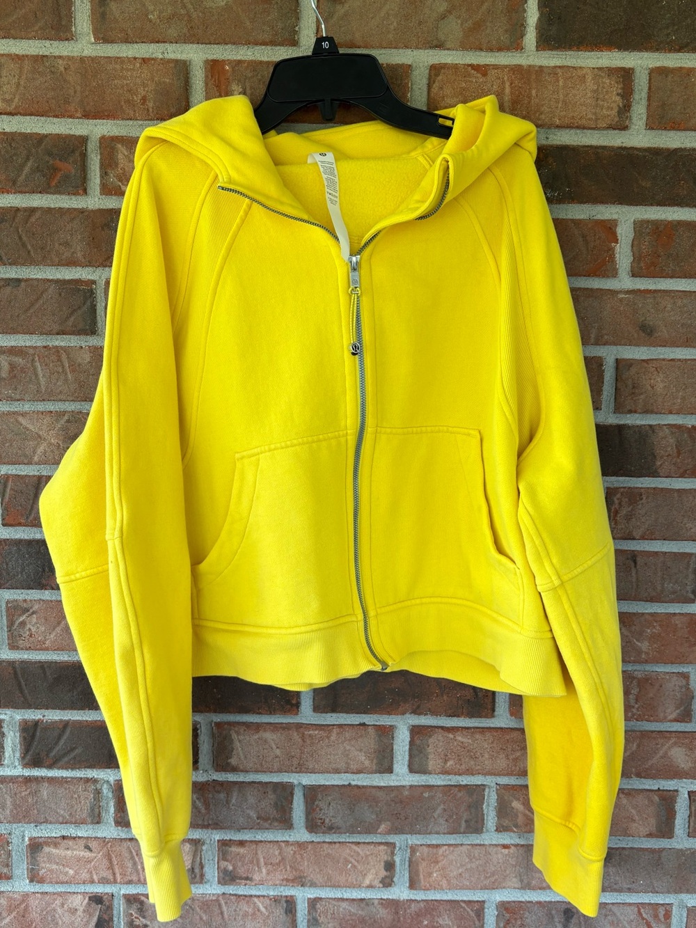 lululemon athletica women’s Yellow Zip Hoodie *see last 2 pics for stains*